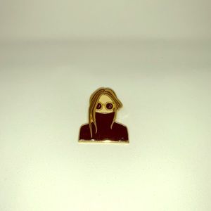 Chic girl pin